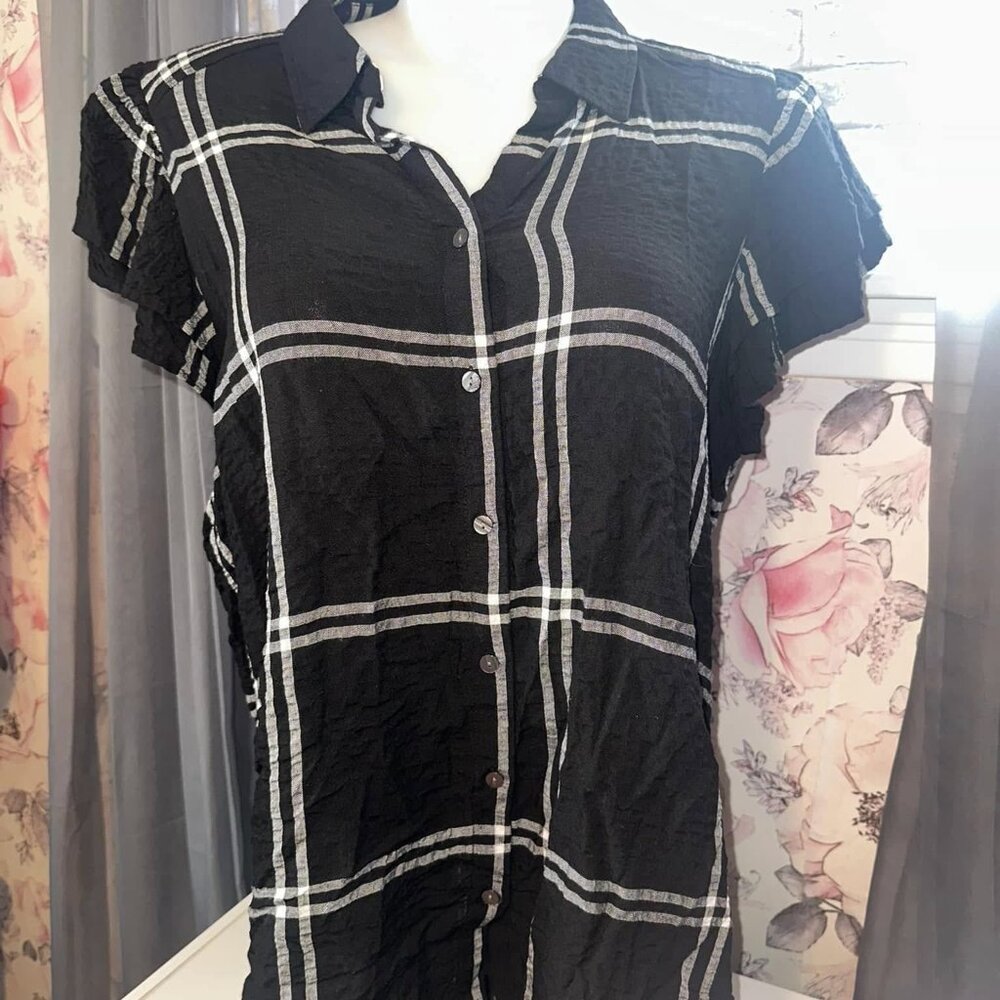 Plus Size Women's Black & White Blouse